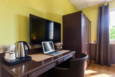 Hapy hotel houdan 78 58 1